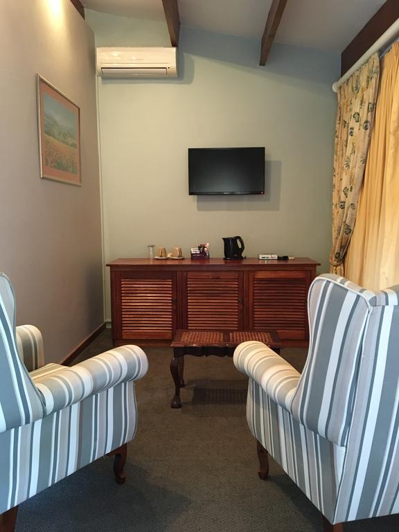 Smart Villa Guest House Ист-Лондон Экстерьер фото