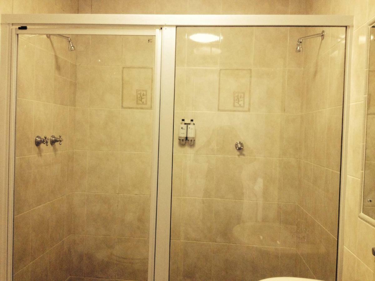 Smart Villa Guest House Ист-Лондон Экстерьер фото